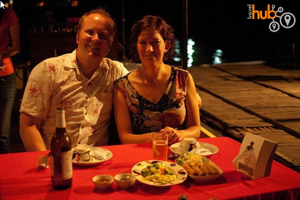 Enjoy your dinner on the Ping River