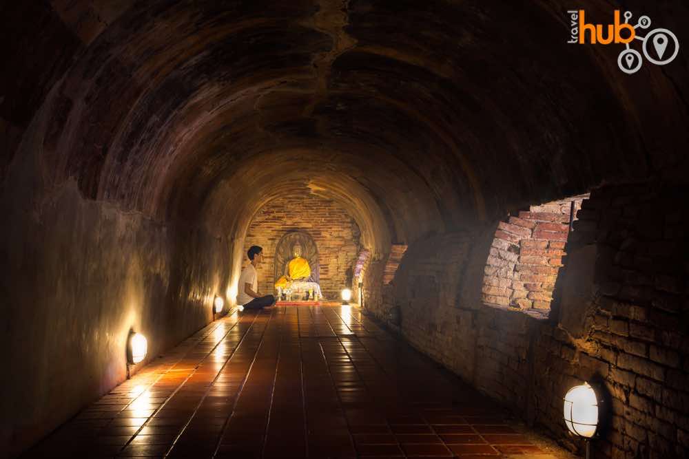 Explore the Tunnels at Wat Umong