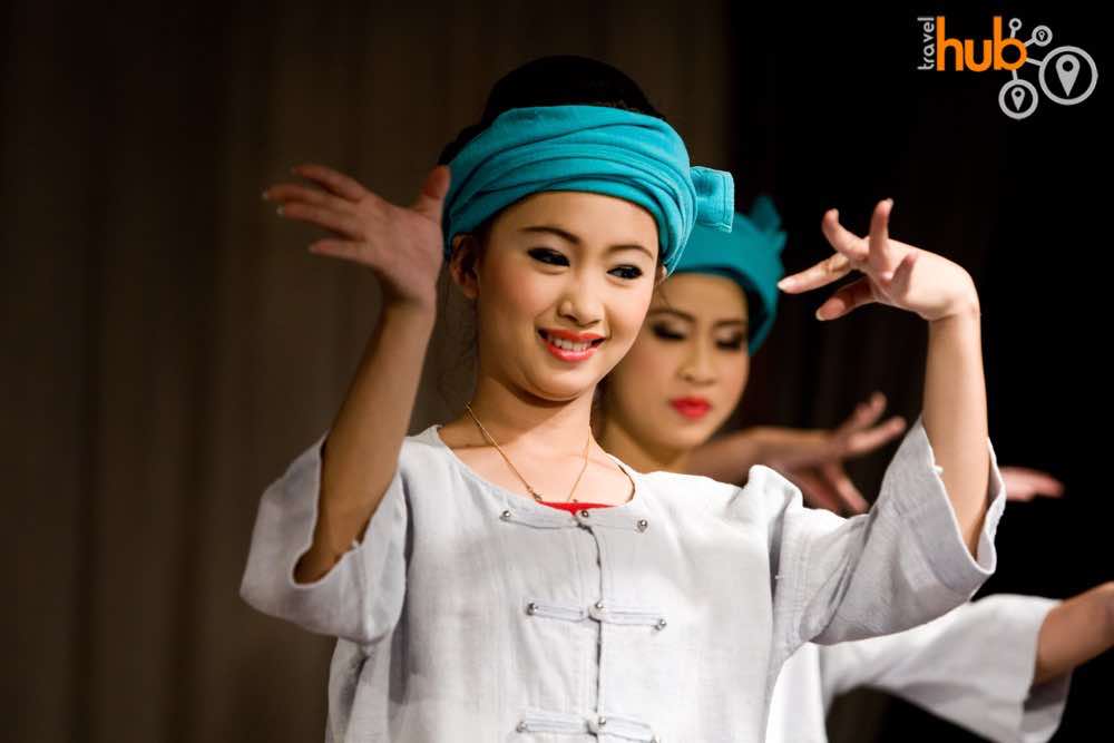 A myriad of different Thai and hill tribe dance styles can be see at the kantoke venue
