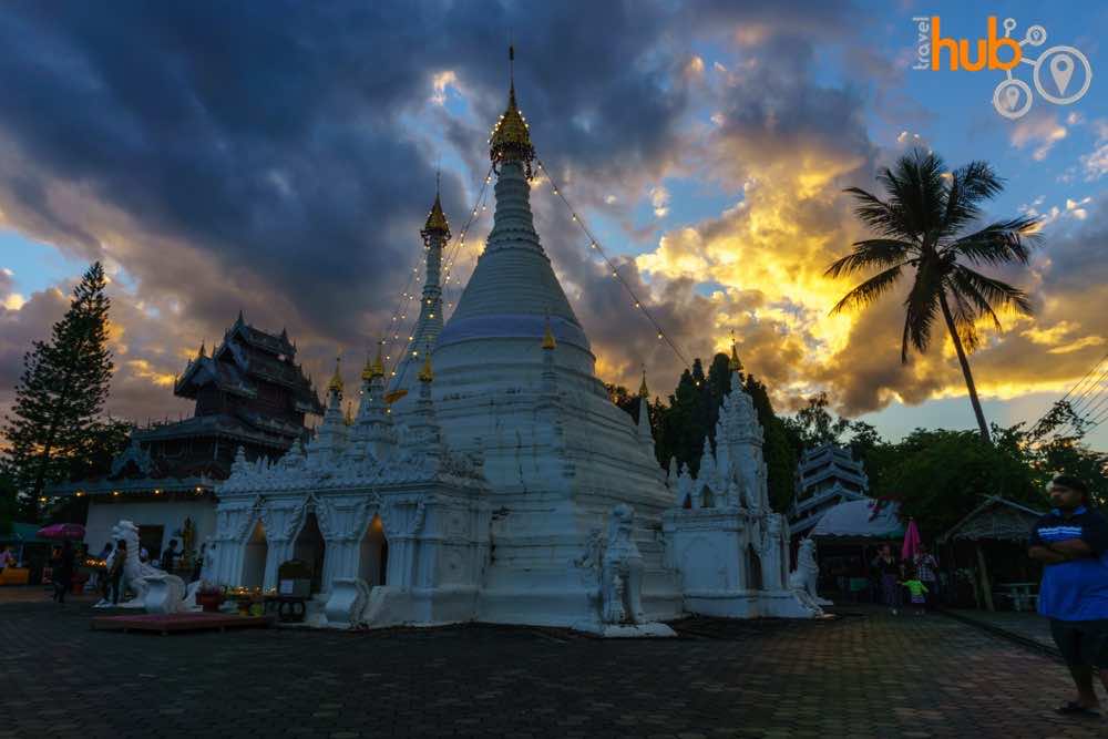 You can get some great views over Mae Hong Son from Wat Phra That Doi Kong Mu on a