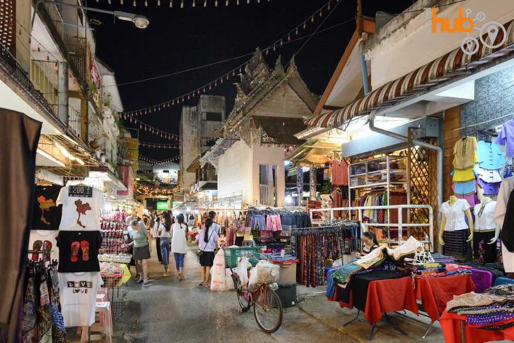 When overnighting in Chiang Rai take the opportunity to vist the cities popular Night Bazaar
