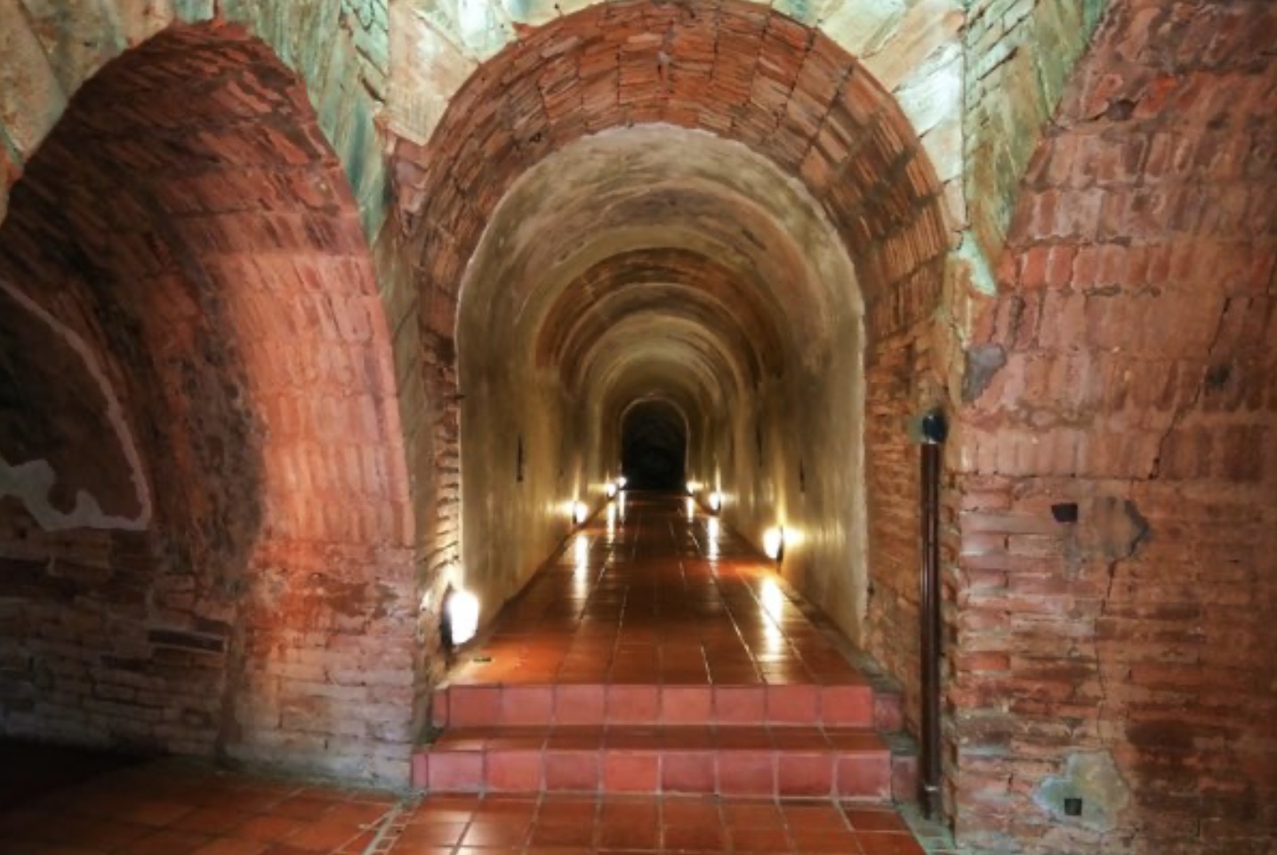The Tunnels at Wat Umong